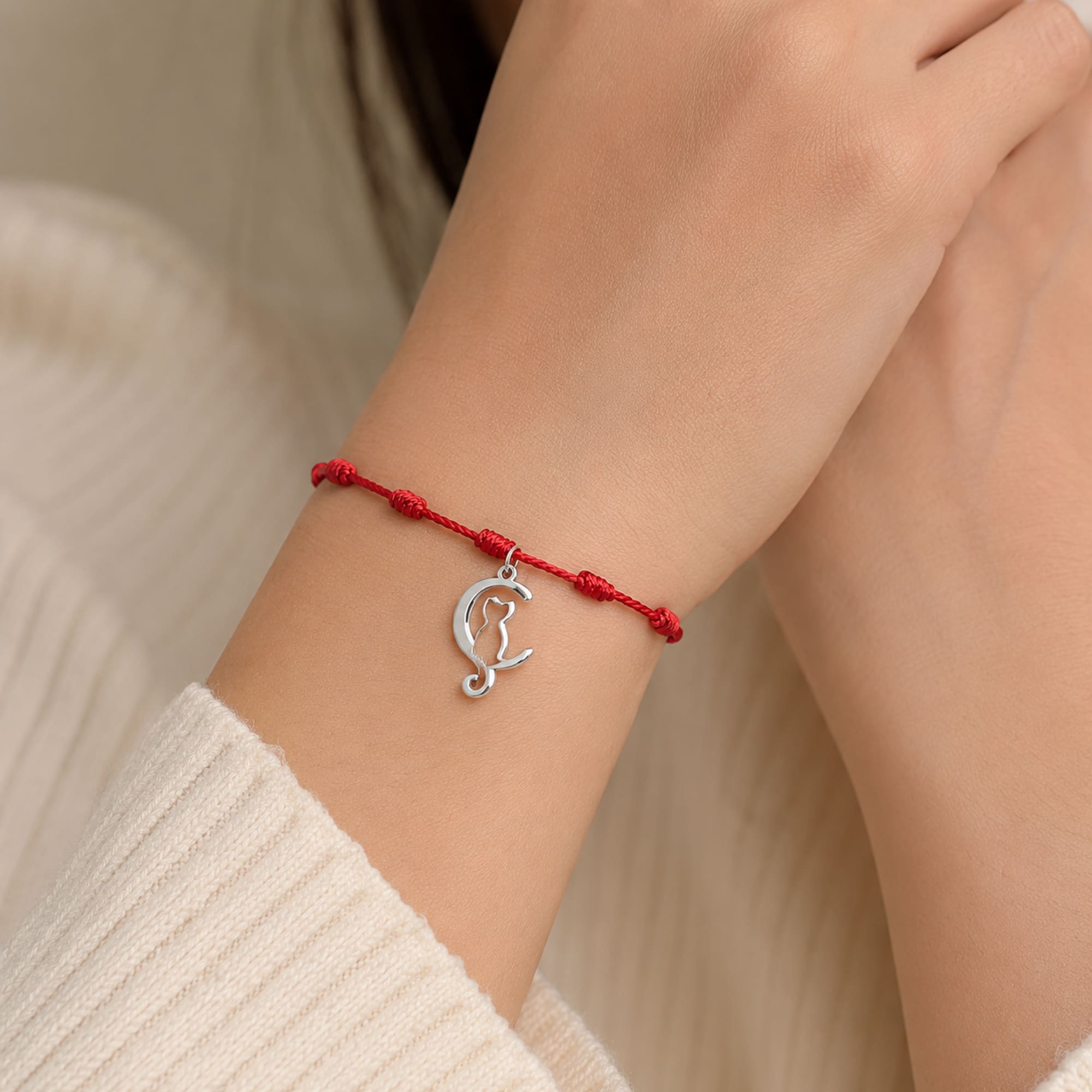 PULSERA 7 NUDOS CON GATO COLOR PLATEADO