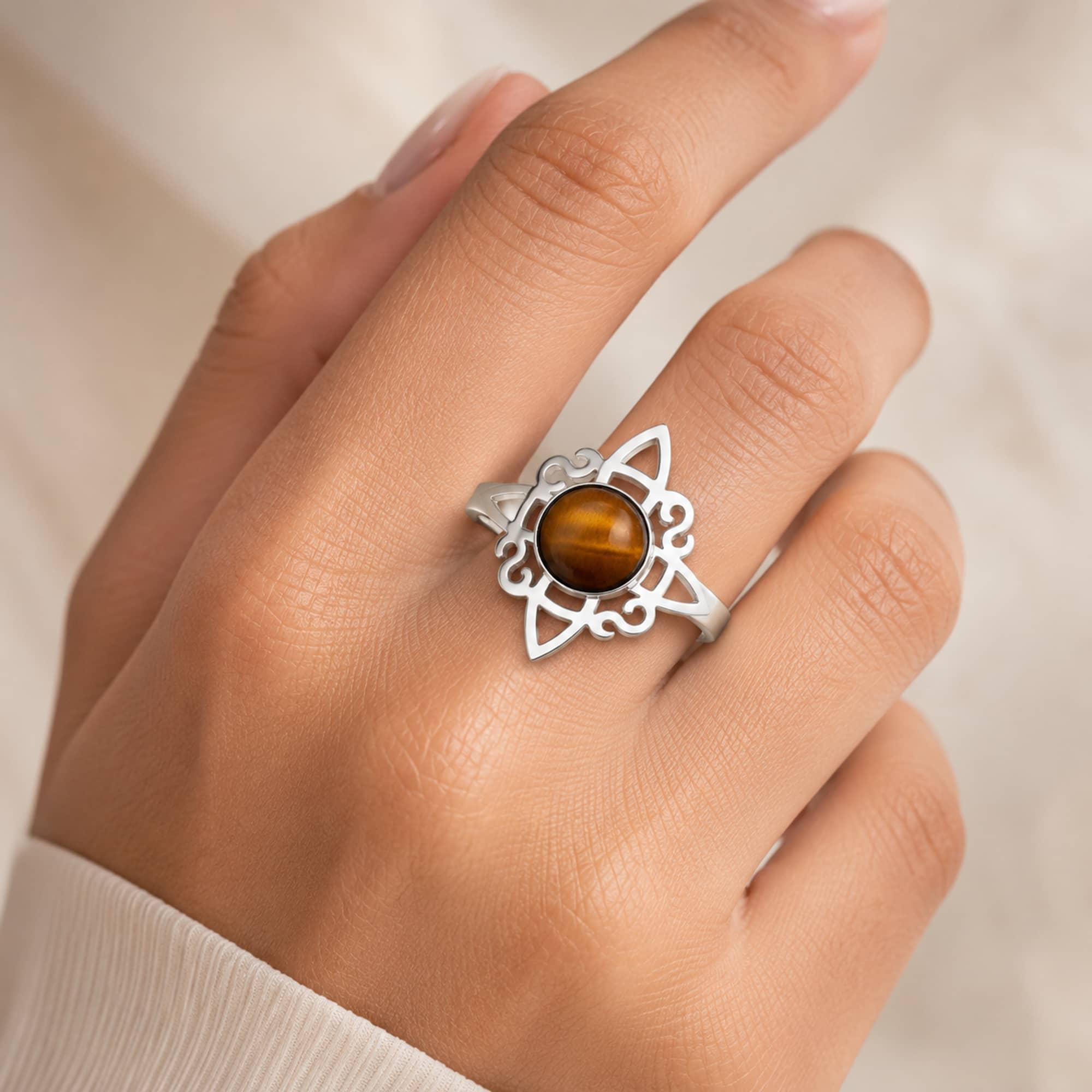 ANILLO NUDO DE BRUJA ACERO PLATEADO CON OJO DE TIGRE