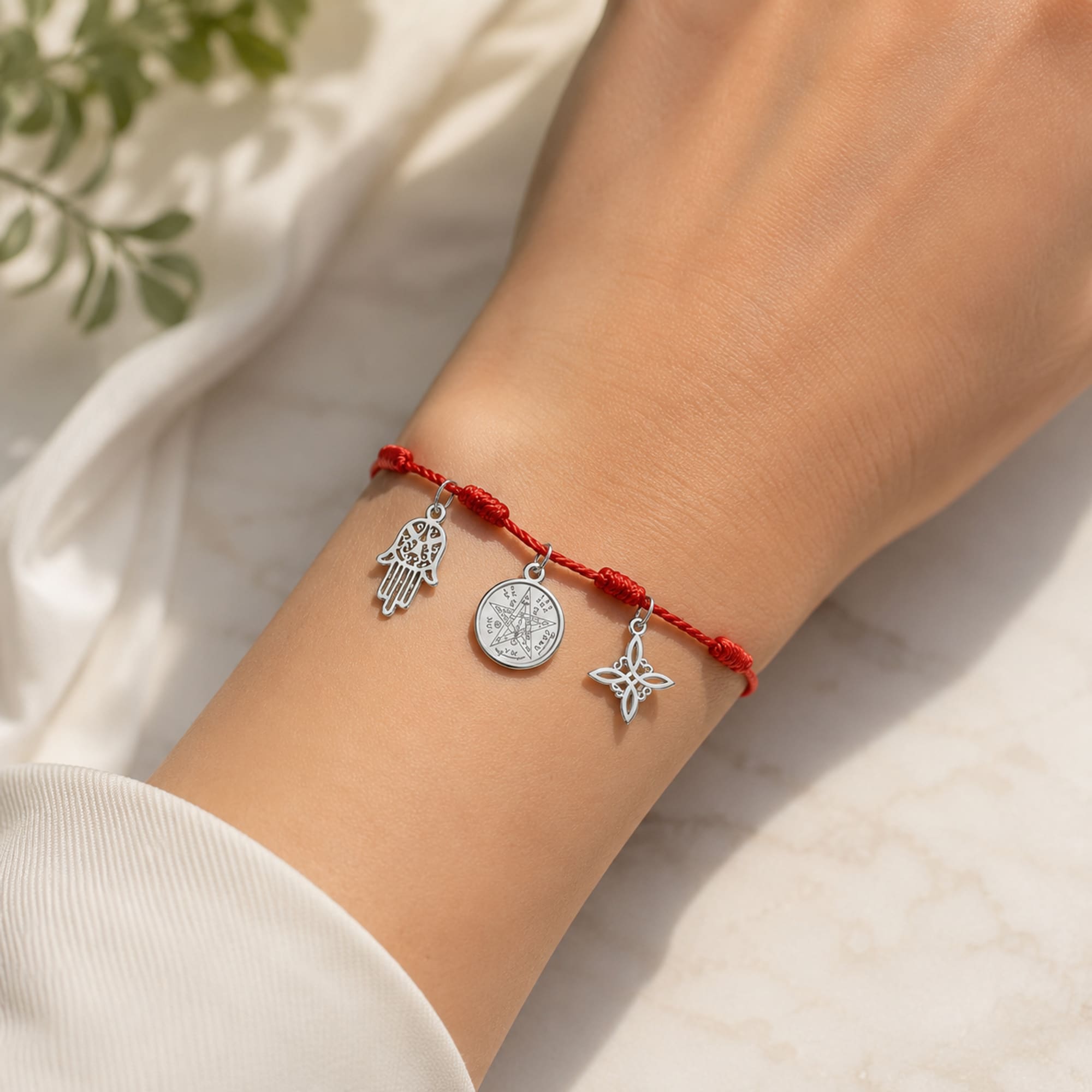 PULSERA 7 NUDOS CON TETRAGRÁMATON  NUDO DE BRUJA Y MANO FÁTIMA ACERO PLATEADO
