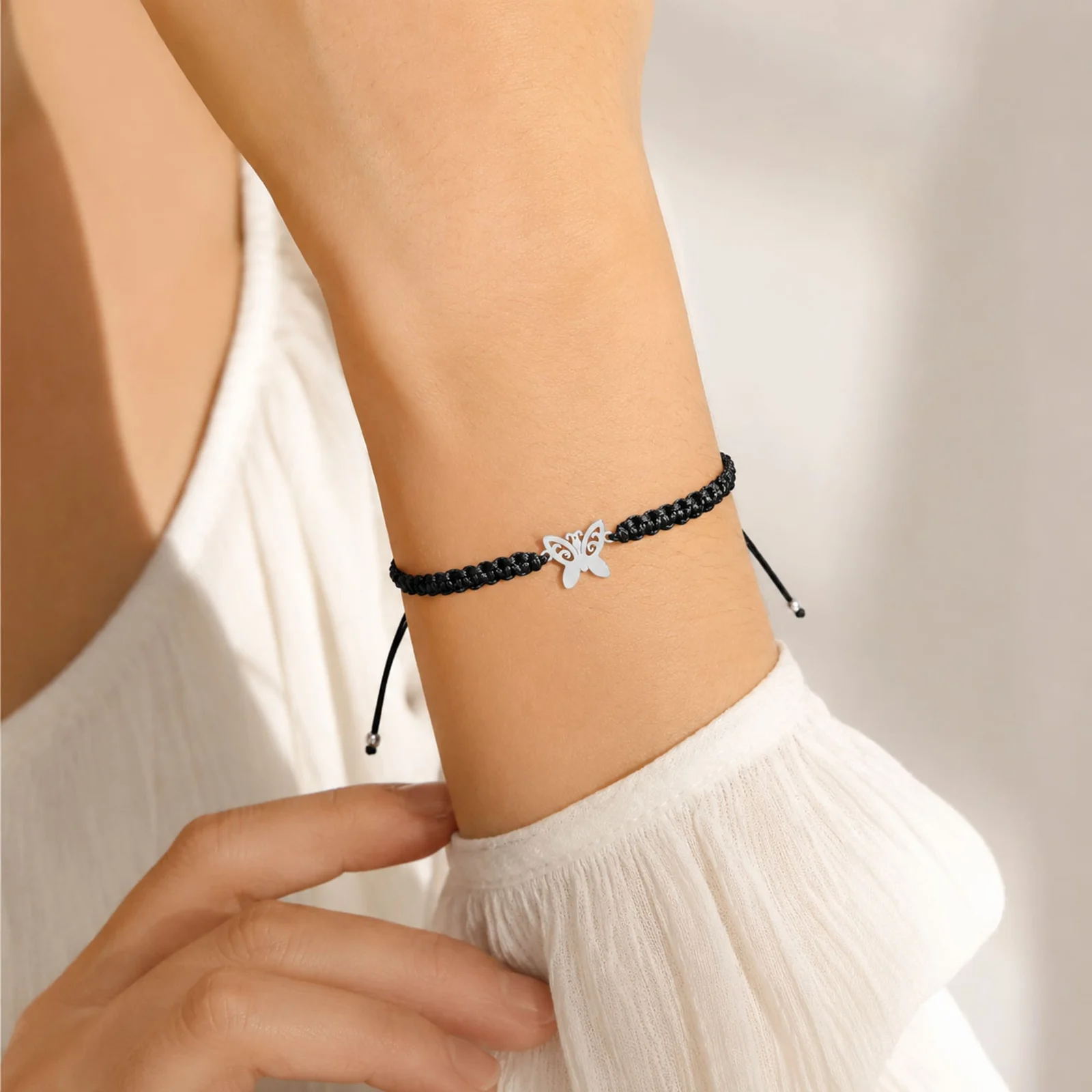 PULSERA HILO DESTINO  CON MARIPOSA ACERO PLATEADO