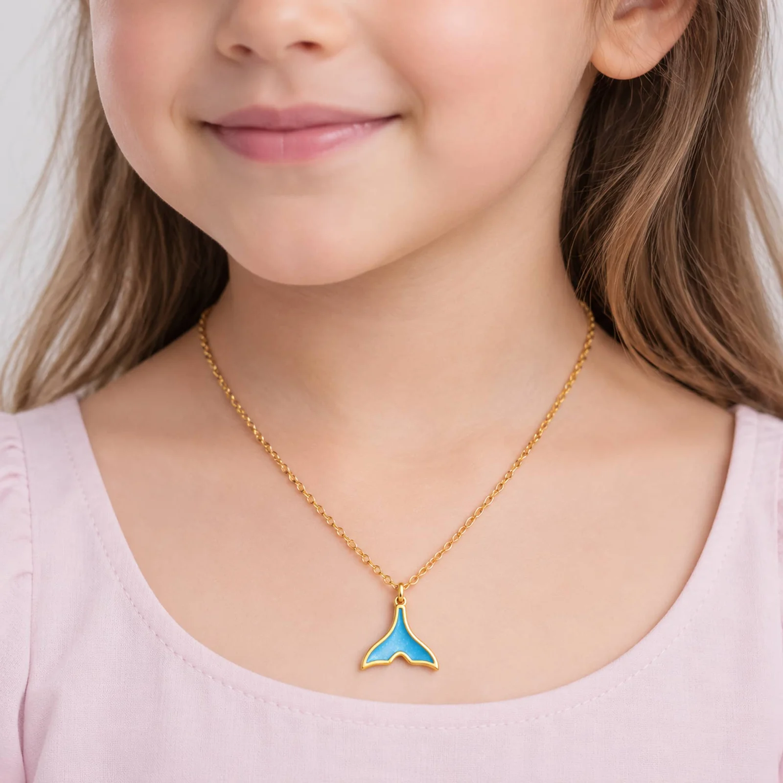 COLLAR NIÑA ACERO COLOR DORADO