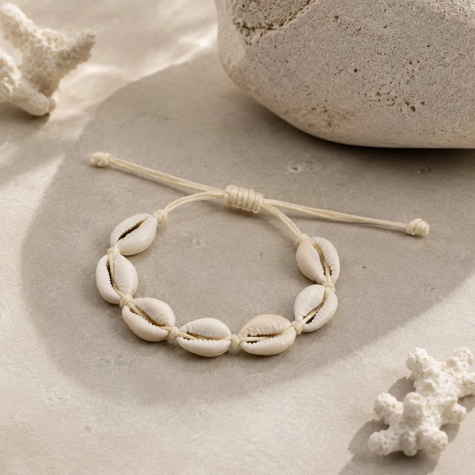 PULSERA HILO ENCERADO DE CONCHA