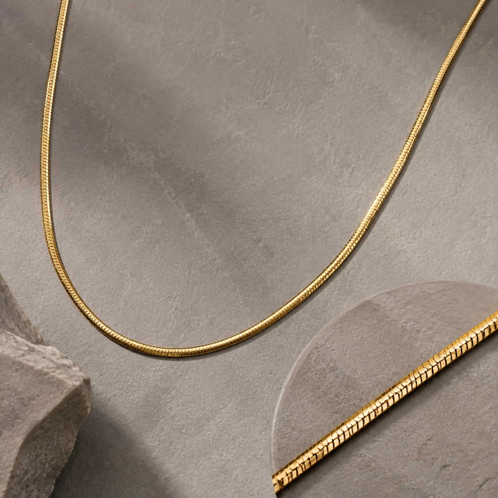 COLLAR DE CADENA ACERO DORADO