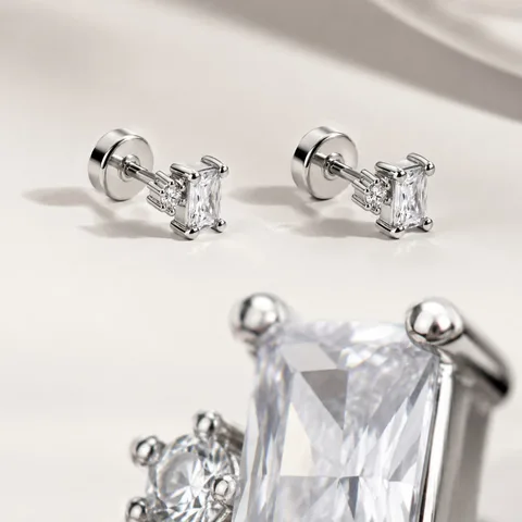 Pendiente-Piercing Bañado Oro 18K y con Circonita