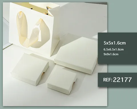 CAJA DE REGALO 5X5X1.6CM