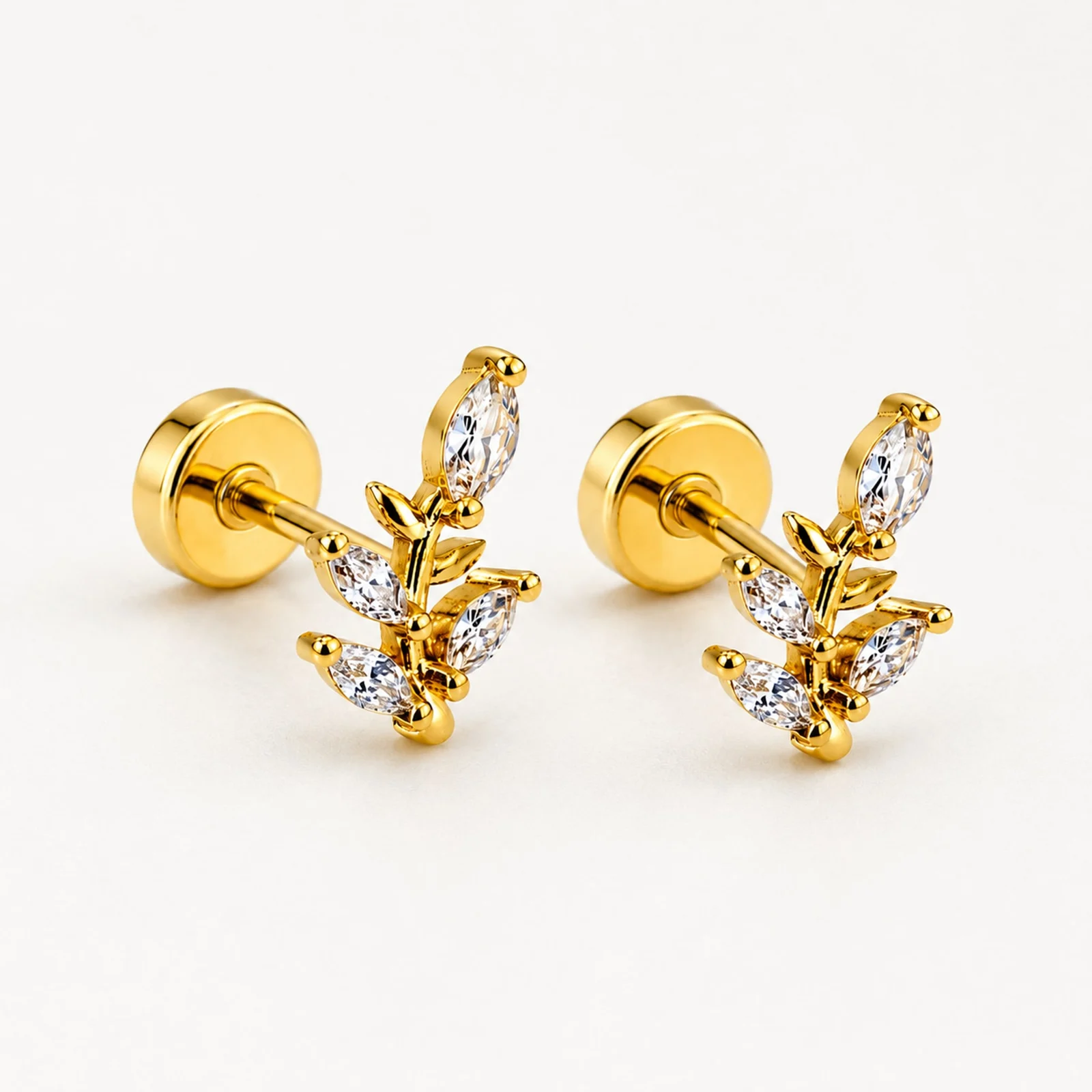 Pendiente-Piercing Bañado Oro 18K y con Circonita
