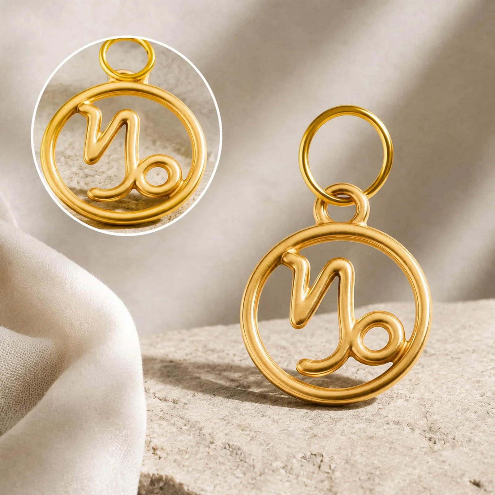 CHARM DE ZODÍACO CAPRICÓRNIO ACERO COLOR DORADO