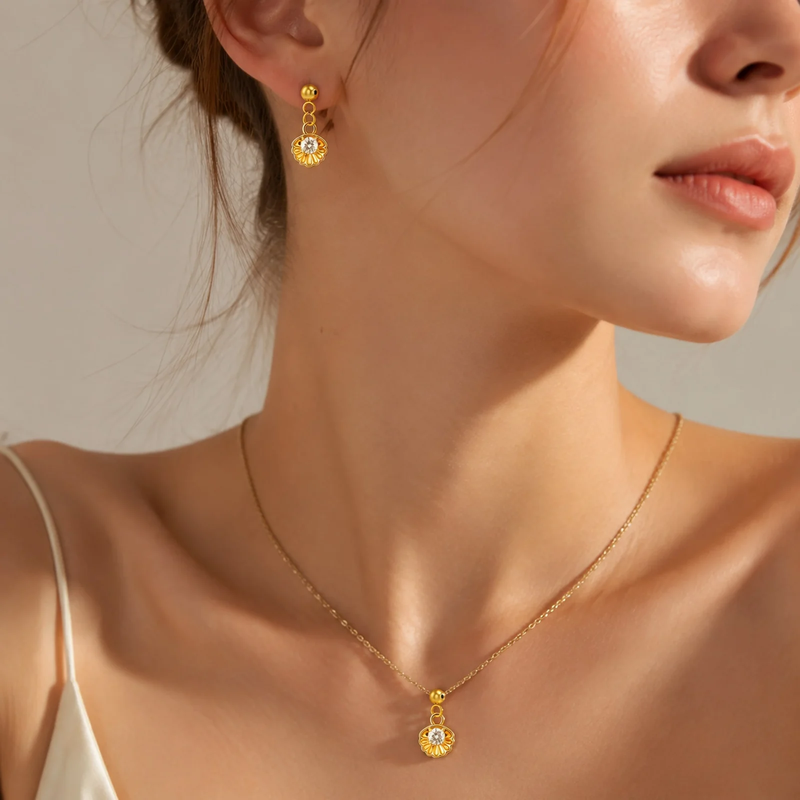 CHARM DE COBRE CHAPADO ORO 14K CON CIRCONITA-CON BOLA DE GOMA