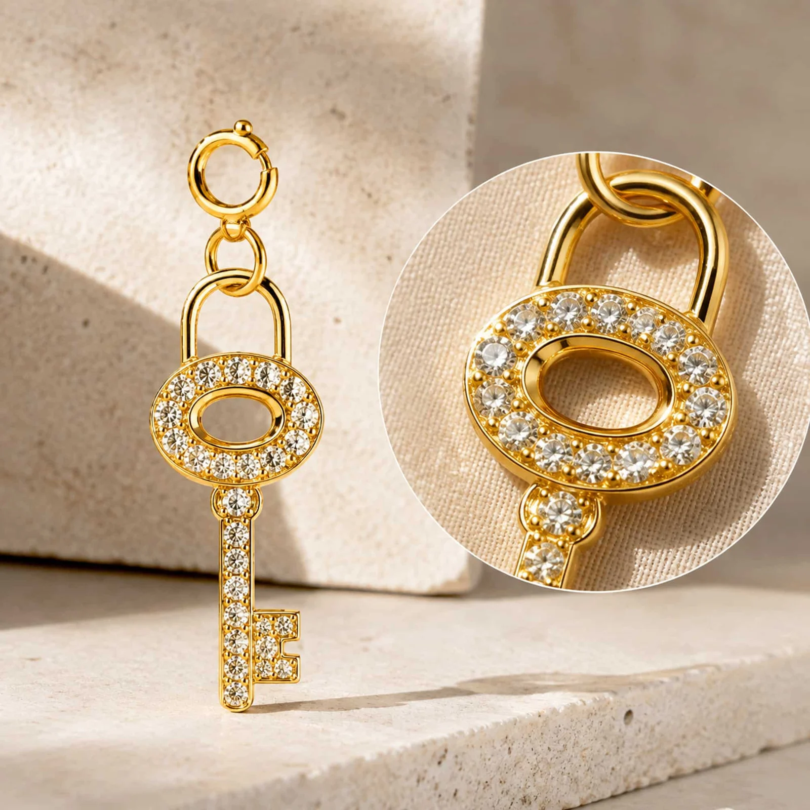 CHARM DE COBRE CHAPADO A ORO 14K CON CIRCONITA-CON CIERRE