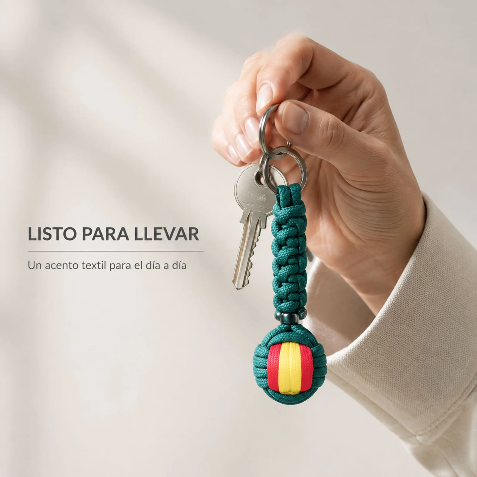 LLAVERO BOLA DE CUERDA CON ARO ACERO