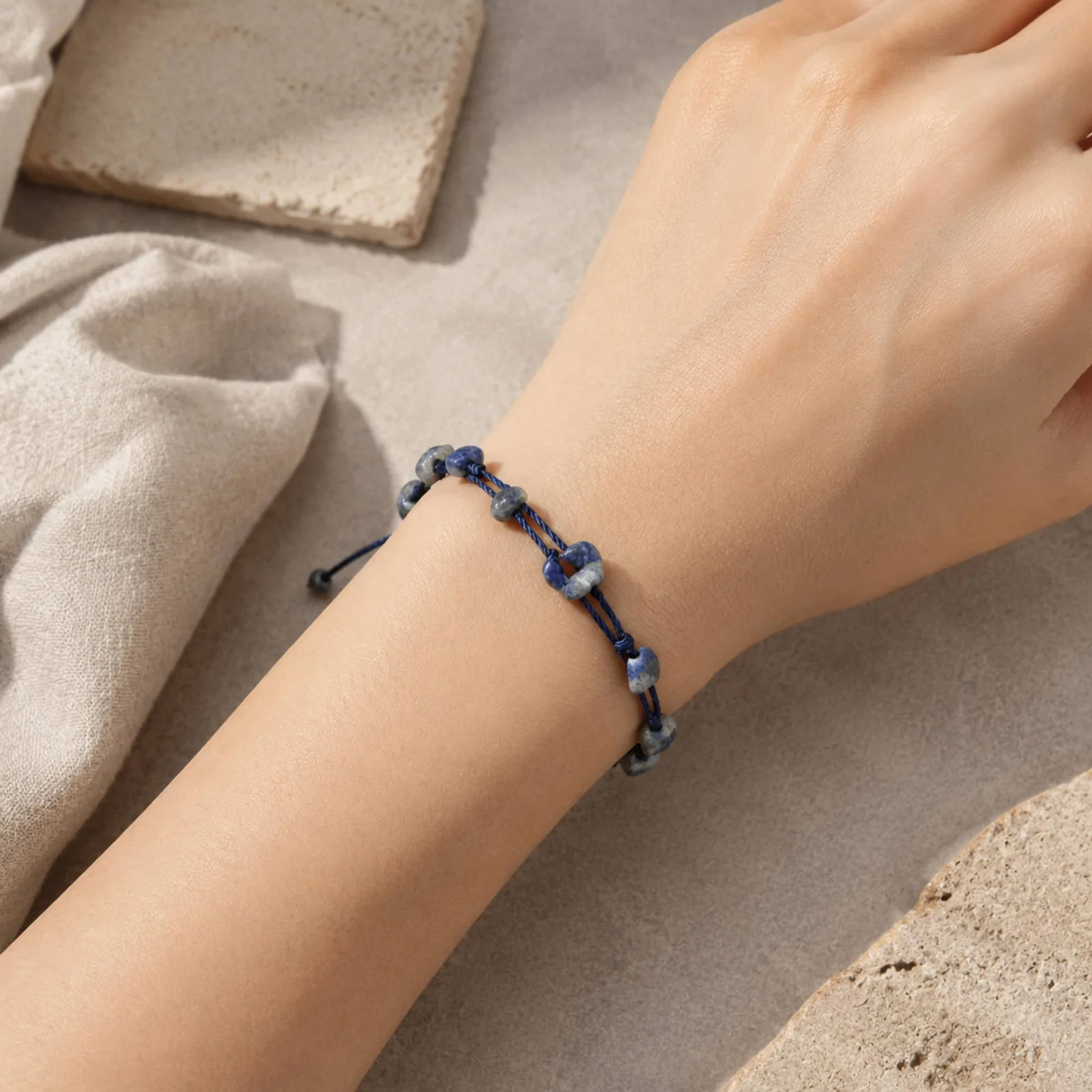 PULSERA HILO ENCERADO CON LAPISLÁZULI