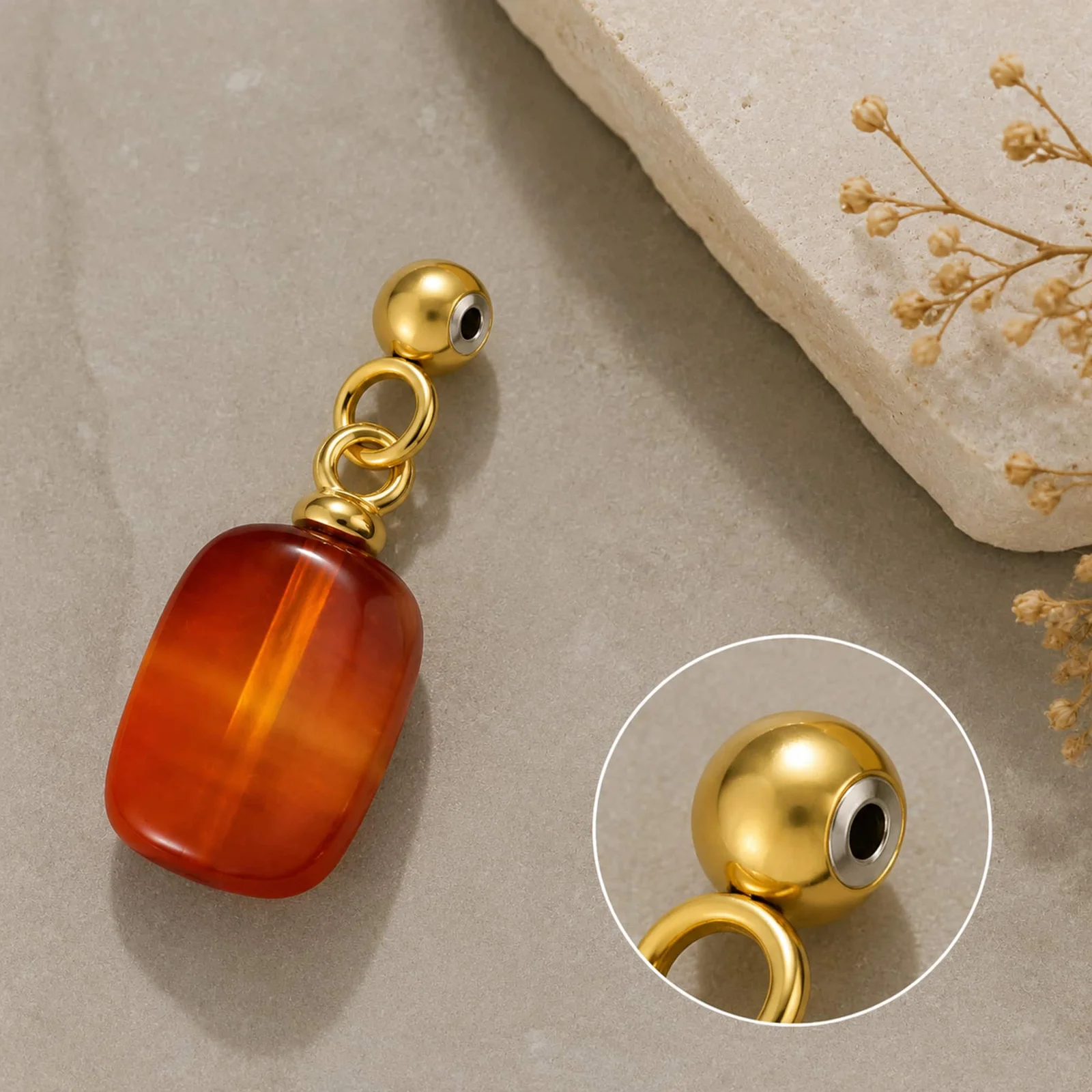 CHARM ACERO DORADO CHAPADO ORO 14 K-CON BOLA DE GOMA