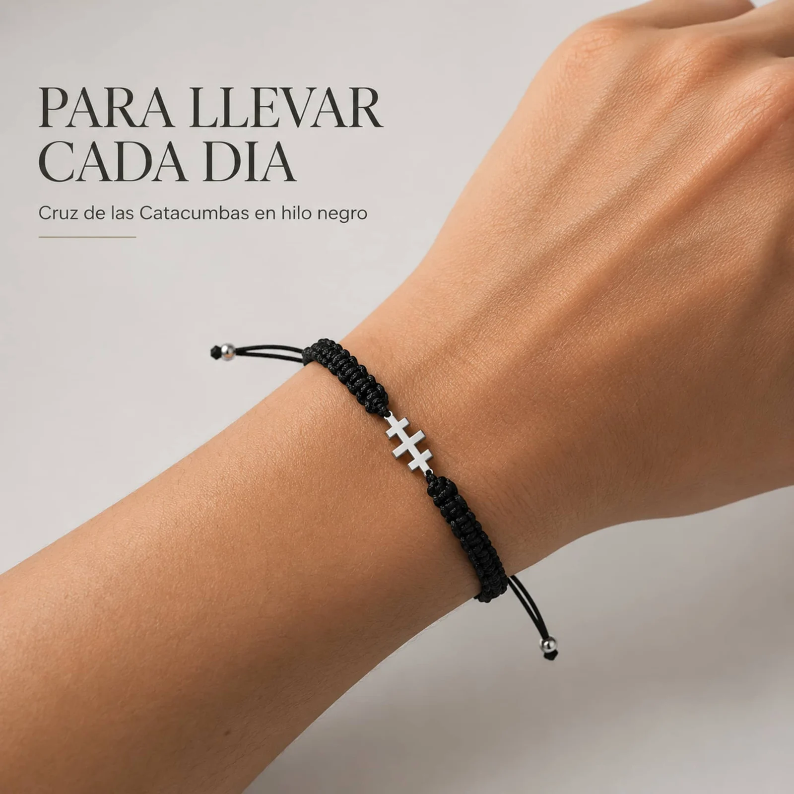 PULSERA HILO DESTINO  CON CRUZ CATACUMBAS ACERO PLATEADO