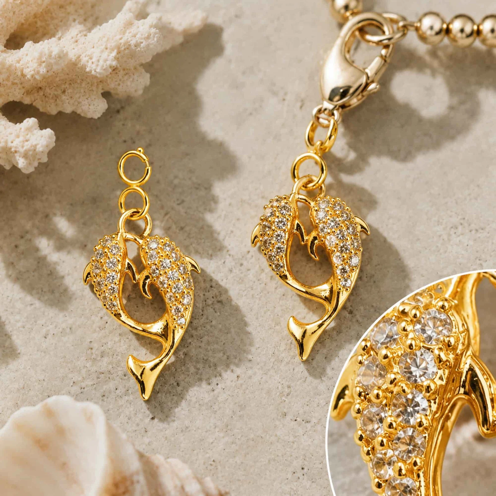 CHARM DE COBRE CHAPADO A ORO 14K CON CIRCONITA-CON CIERRE