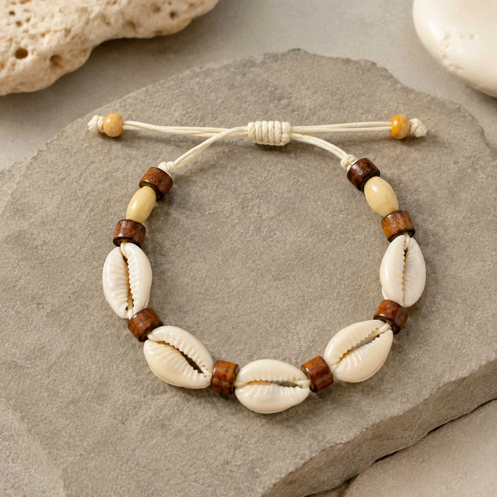 PULSERA HILO ENCERADO DE CONCHA