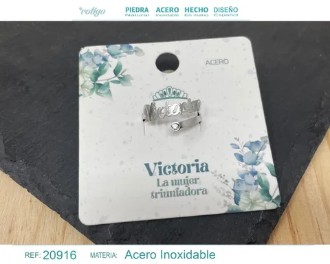 ANILLO NOMBRE VICTORIA ACERO COLOR PLATEADO