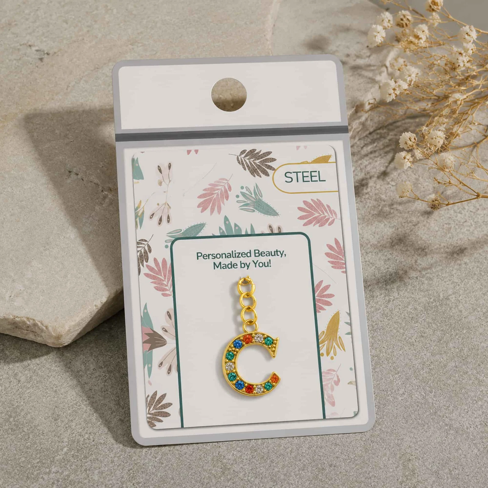 CHARM DE LETRA C ACERO COLOR DORADO CON CIRCONITA-CON CIERRE