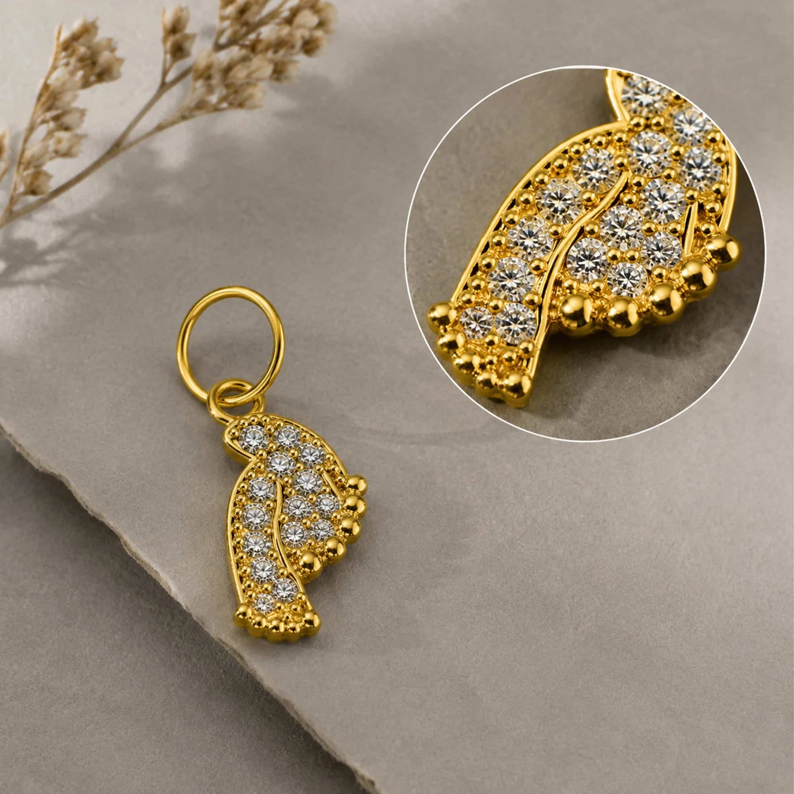 CHARM DE COBRE CHAPADO ORO 14K CON CIRCONITA