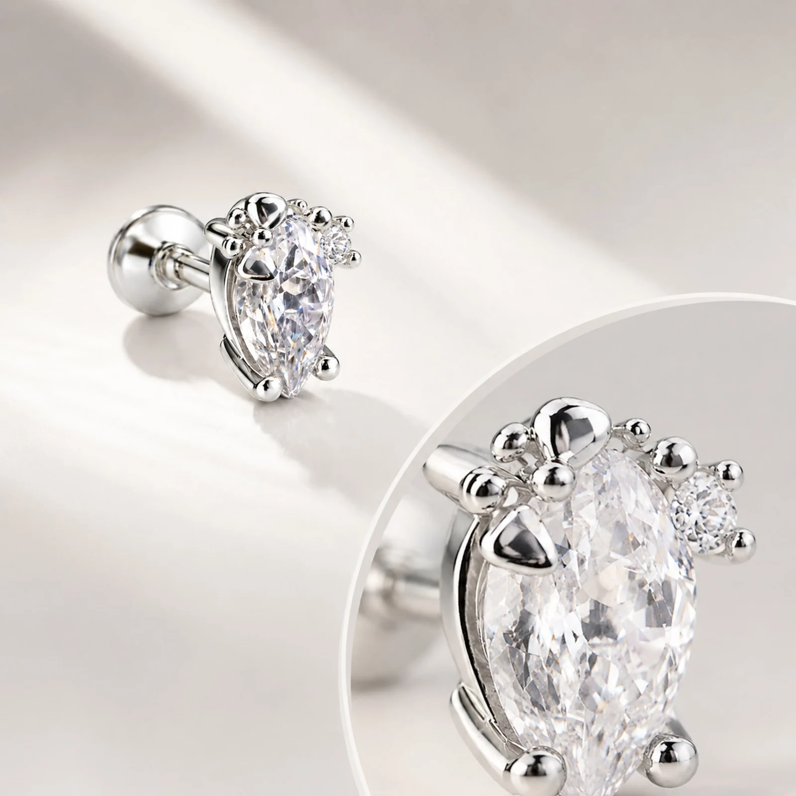 Pendiente-Piercing Bañado Oro 18K y con Circonita