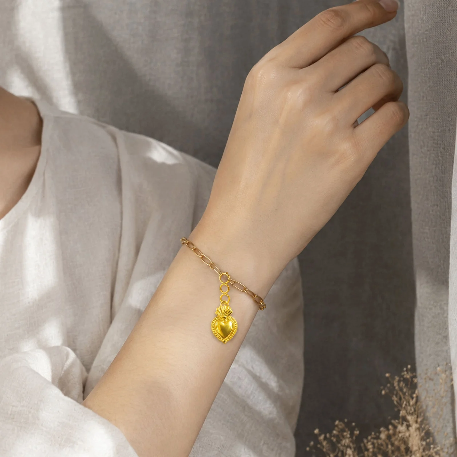 CHARM ACERO DORADO CHAPADO ORO 14 K-CON CIERRE