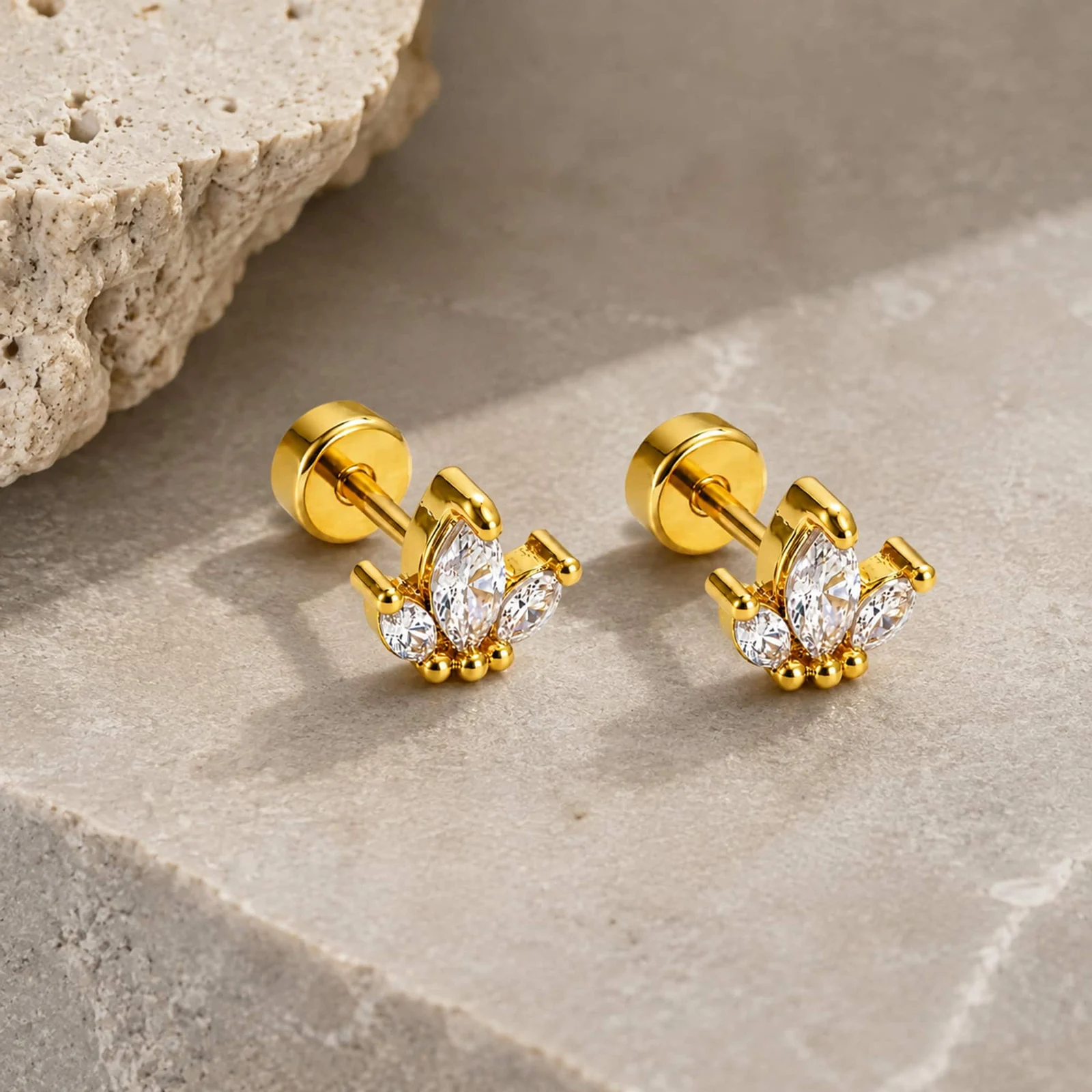 Pendiente-Piercing Bañado Oro 18K y con Circonita
