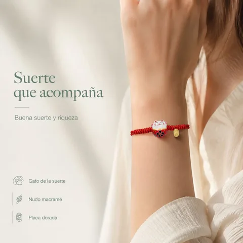 PULSERA HILO ENCERADO CON GATO DE SUERTE