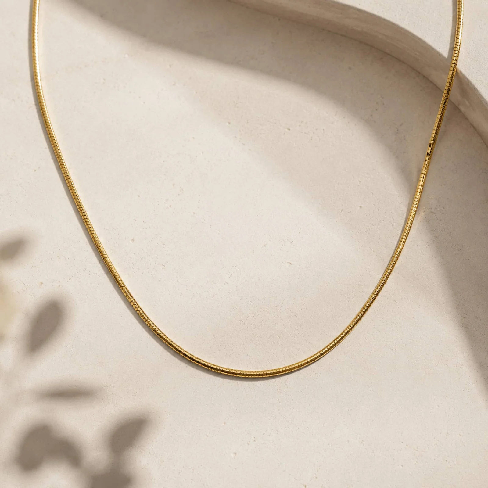 COLLAR DE CADENA ACERO DORADO
