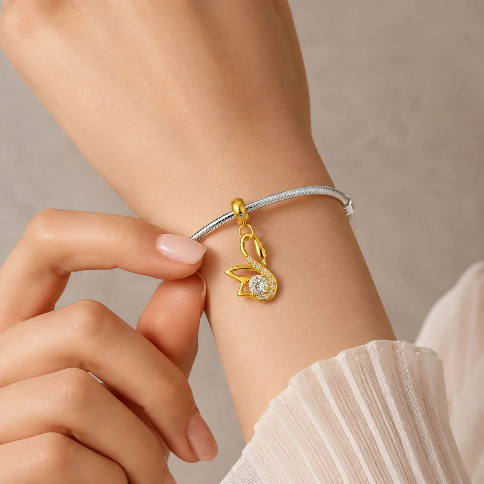 CHARM DE COBRE CHAPADO ORO 14K CON CIRCONITA-CON BOLA DE GOMA