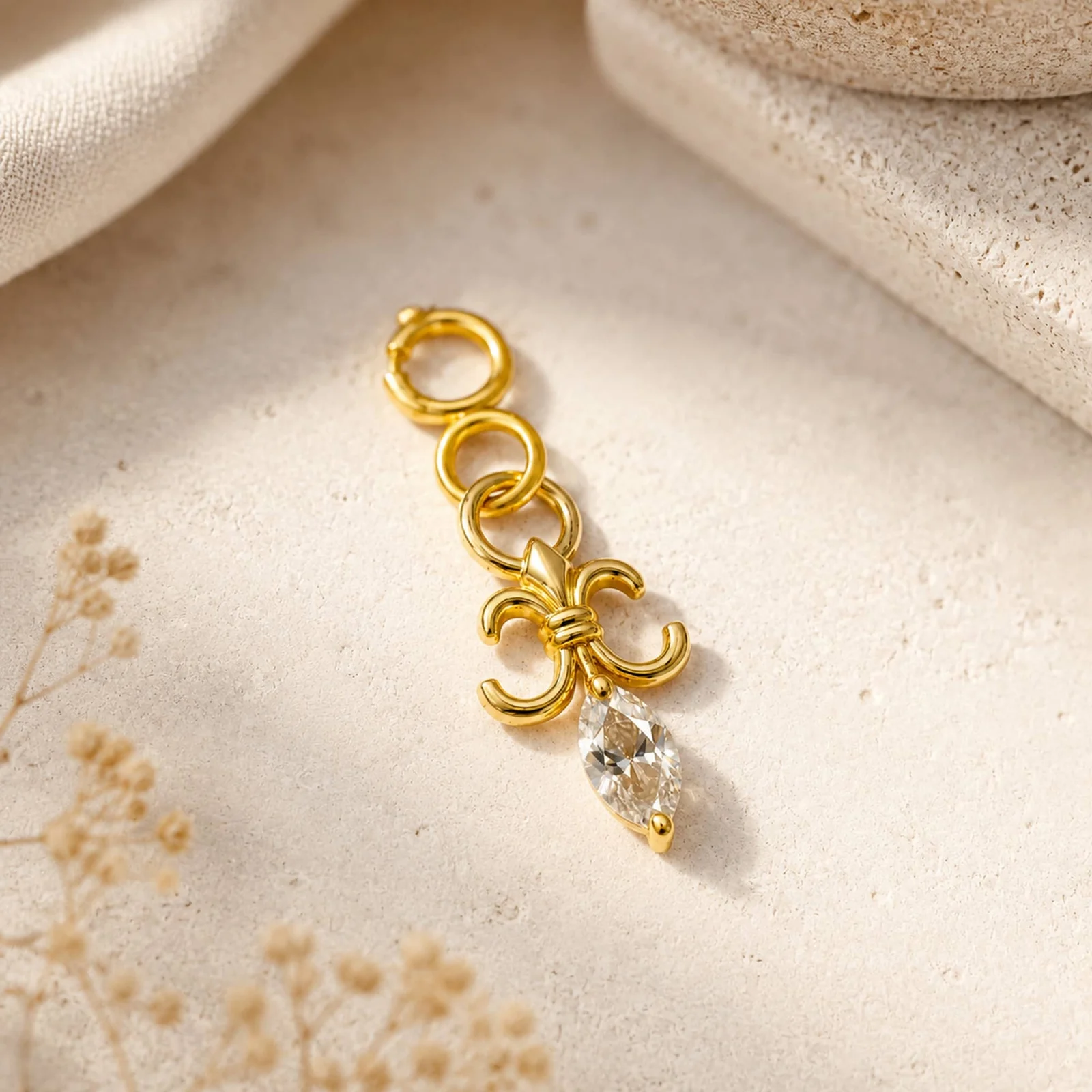 CHARM DE COBRE CHAPADO A ORO 14K CON CIRCONITA-CON CIERRE