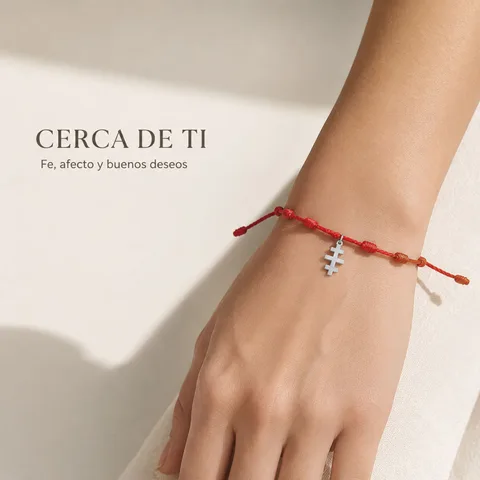 PULSERA 7 NUDOS CON CRUZ DE CATA CUMBAS COLOR PLATEADO