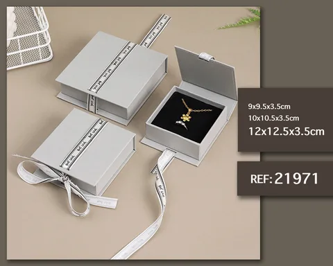 CAJA DE REGALO 12X12.5X3.5CM