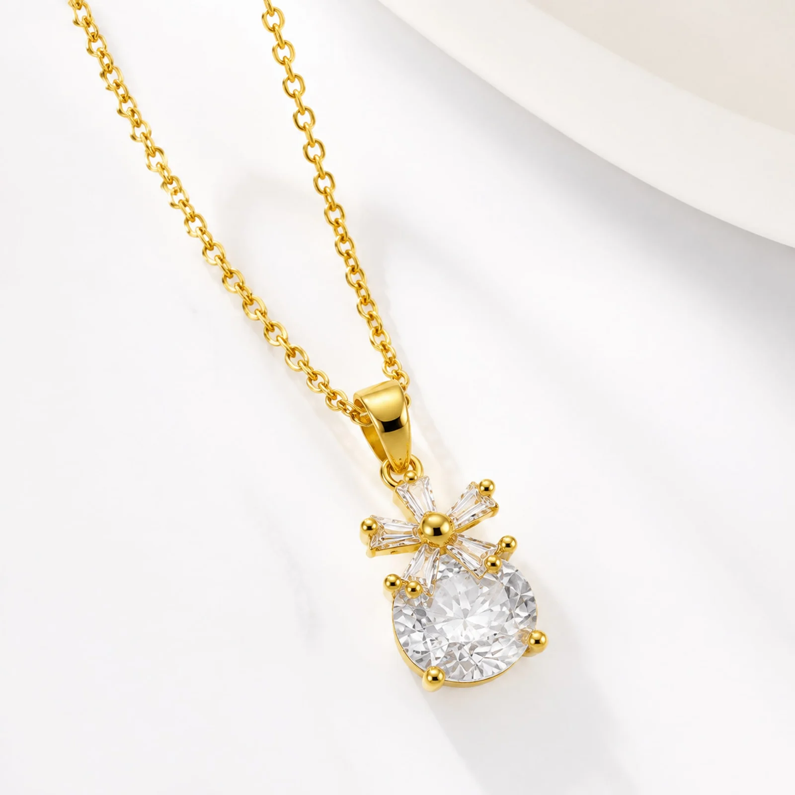 Colgangte Cobre con Circonita Colar Dorado y Cadena Acero