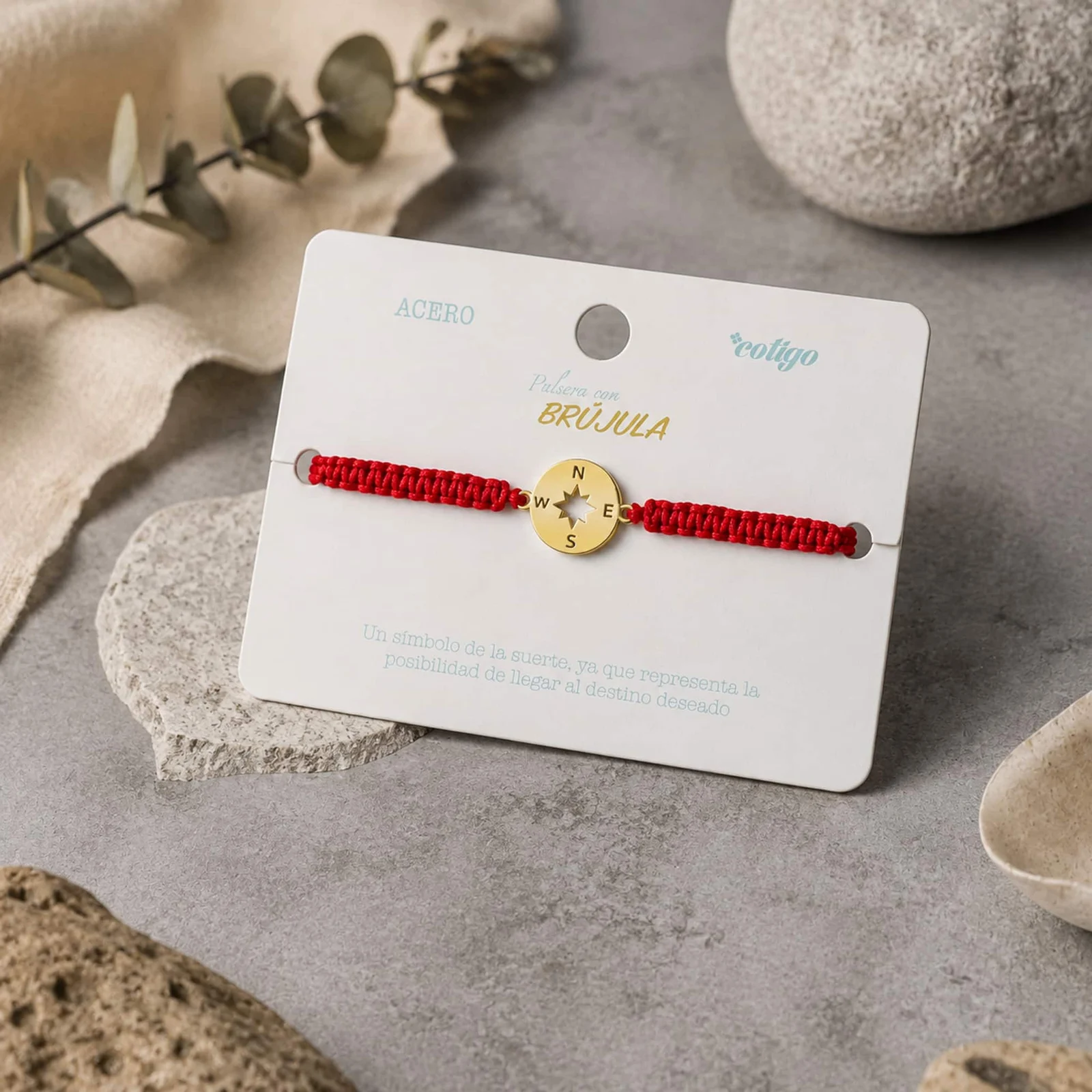 PULSERA HILO DESTINO  CON BRÚJULA ACERO DORADO