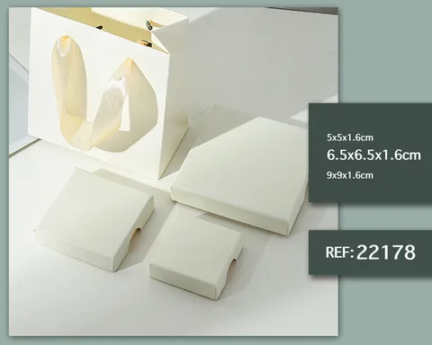 CAJA DE REGALO 6.5X6.5X1.6CM