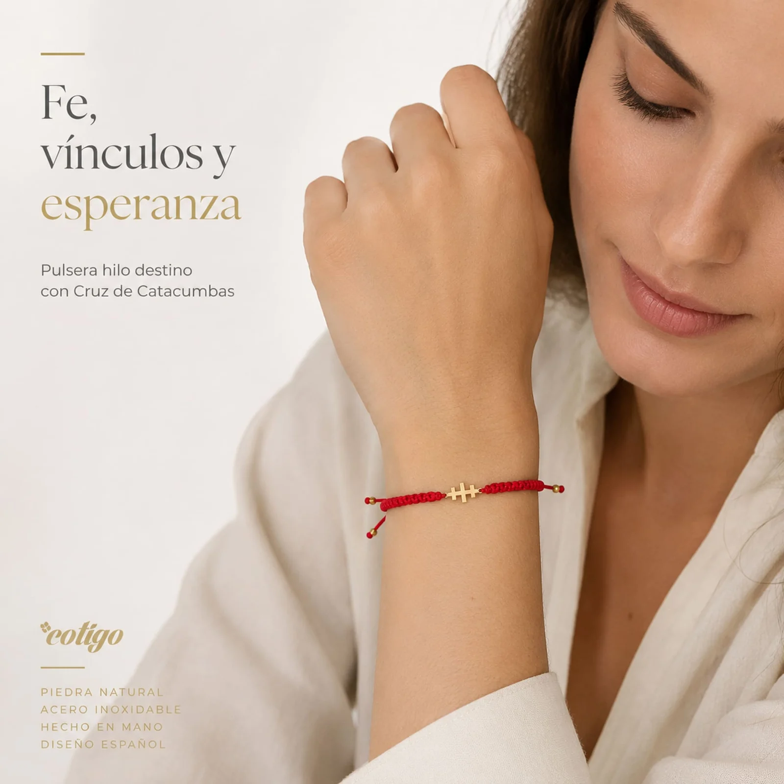 PULSERA HILO DESTINO  CON CRUZ CATACUMBAS ACERO DORADO