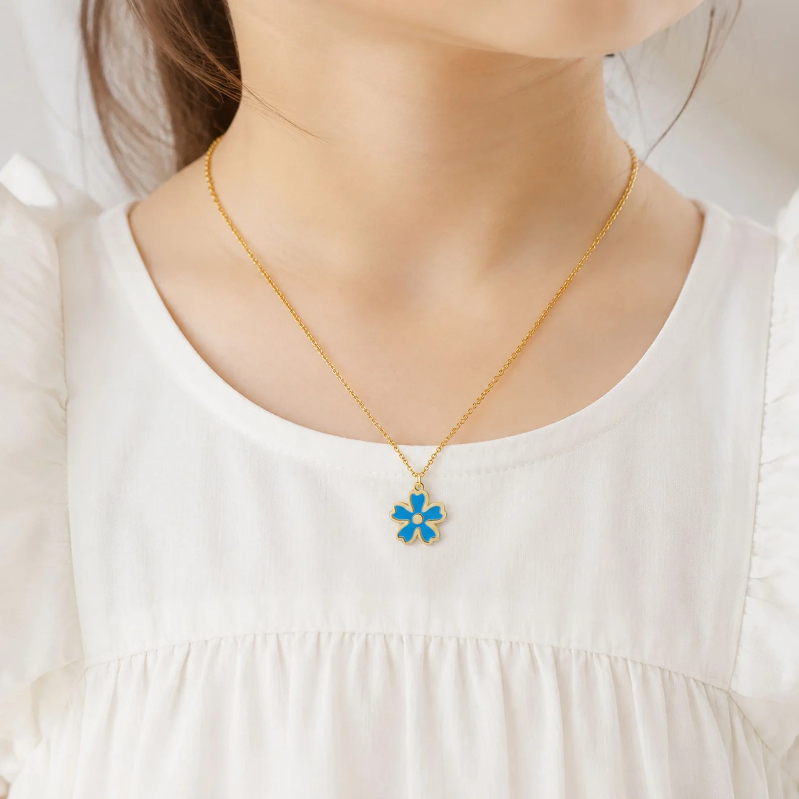 COLLAR NIÑA ACERO COLOR DORADO