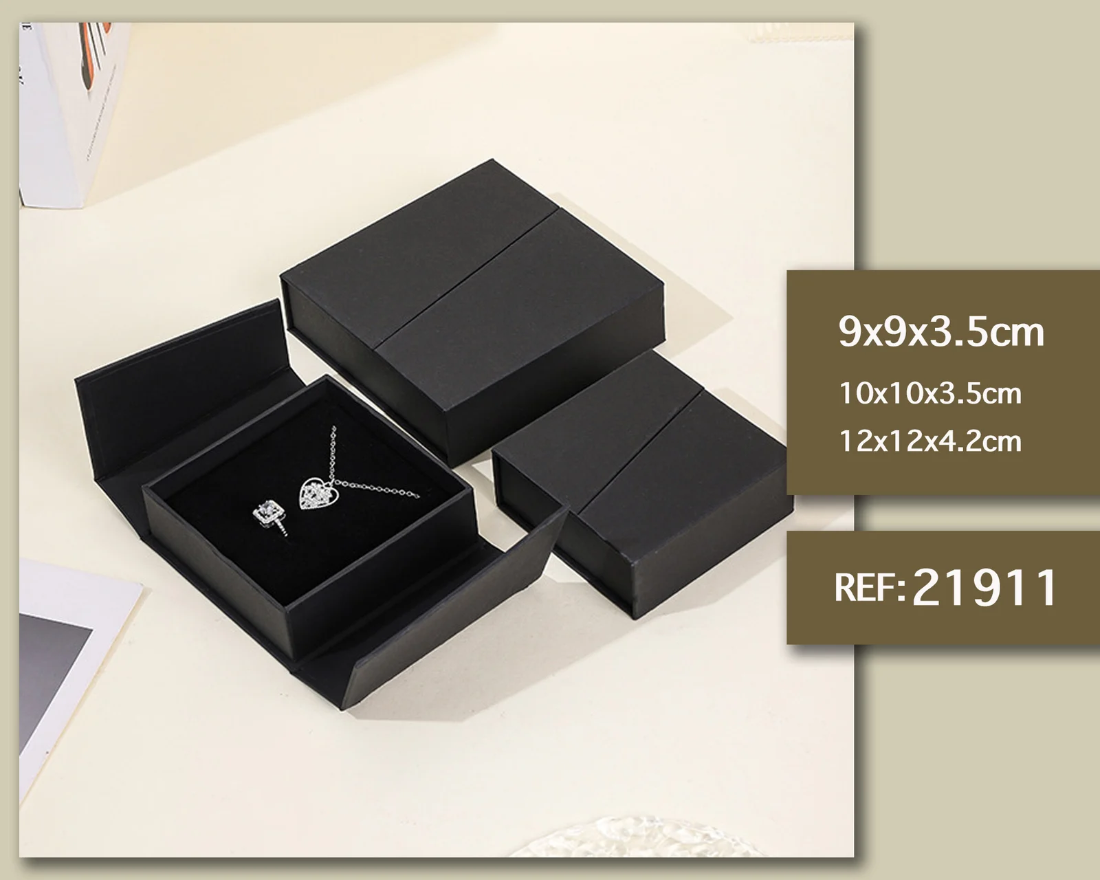 CAJA DE REGALO  9X9X3.5CM