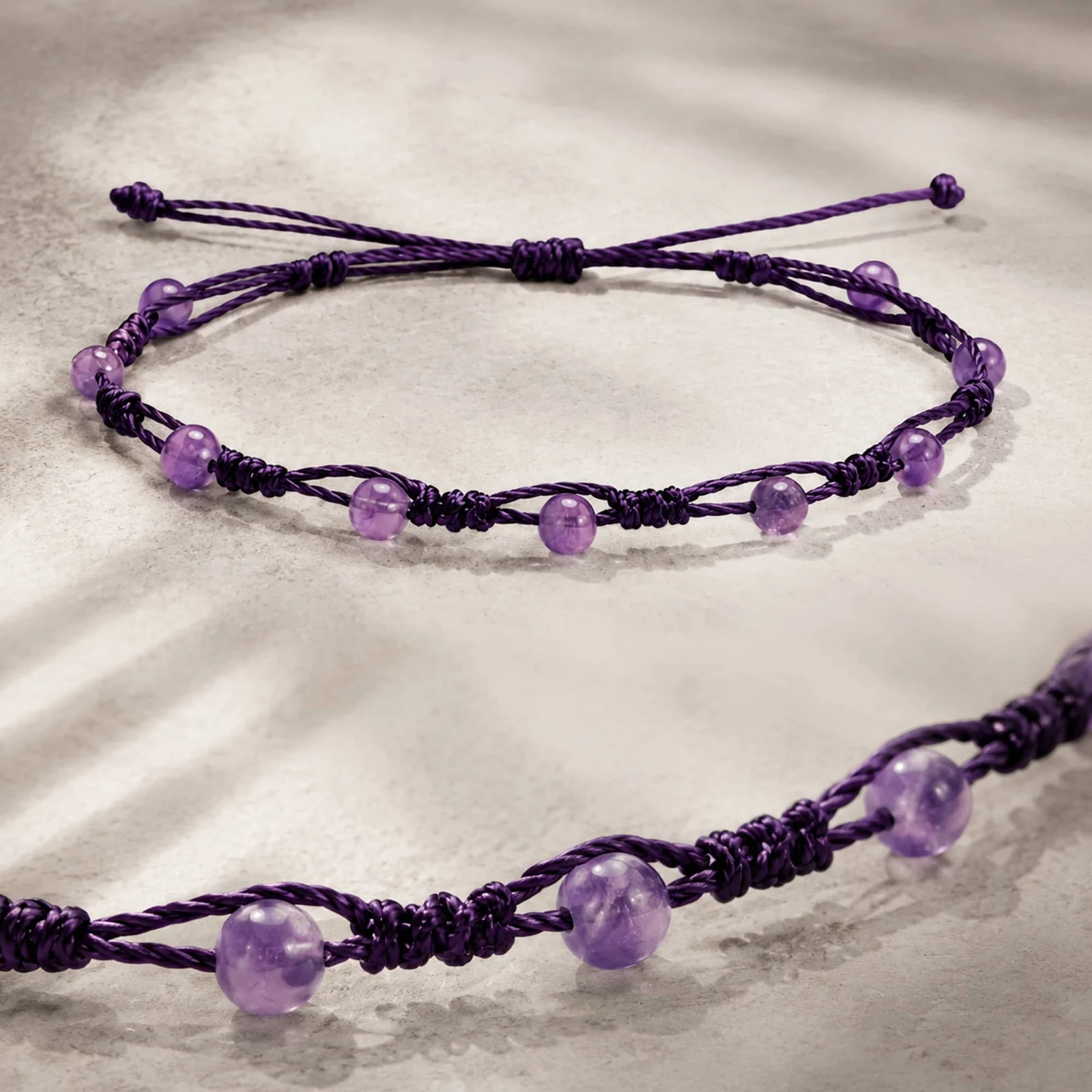 PULSERA HILO ENCERADO CON AMATISTA