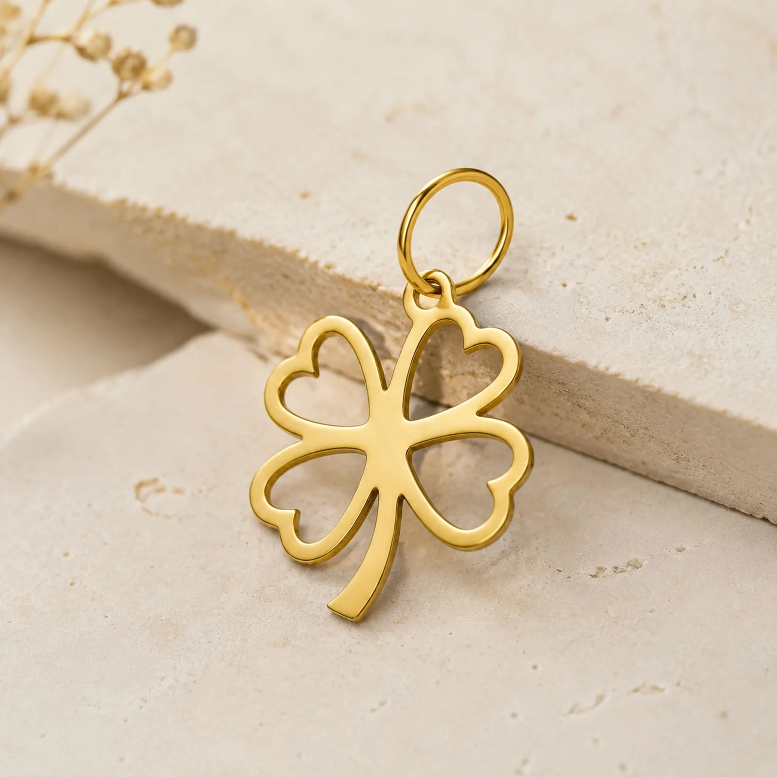 CHARM ACERO INOXIDABLE COLOR DORADO
