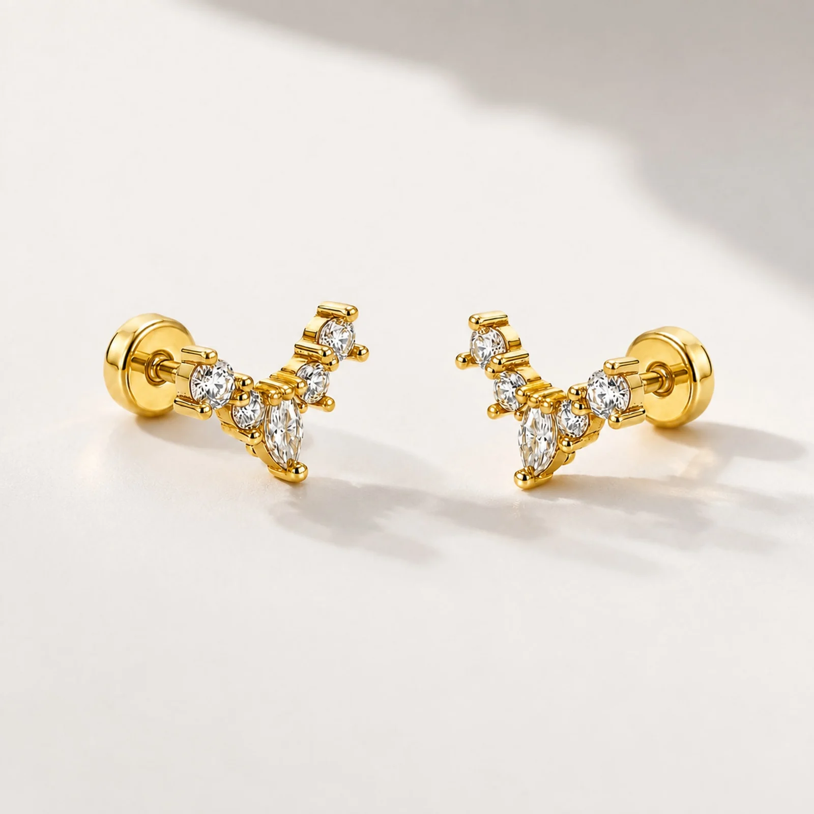 Pendiente-Piercing Bañado Oro 18K y con Circonita