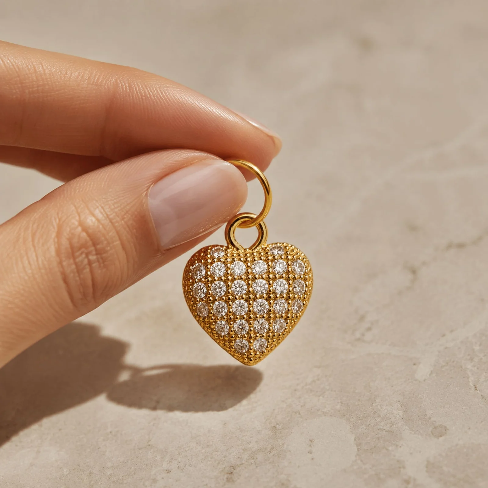 CHARM DE COBRE CHAPADO ORO 14K CON CIRCONITA