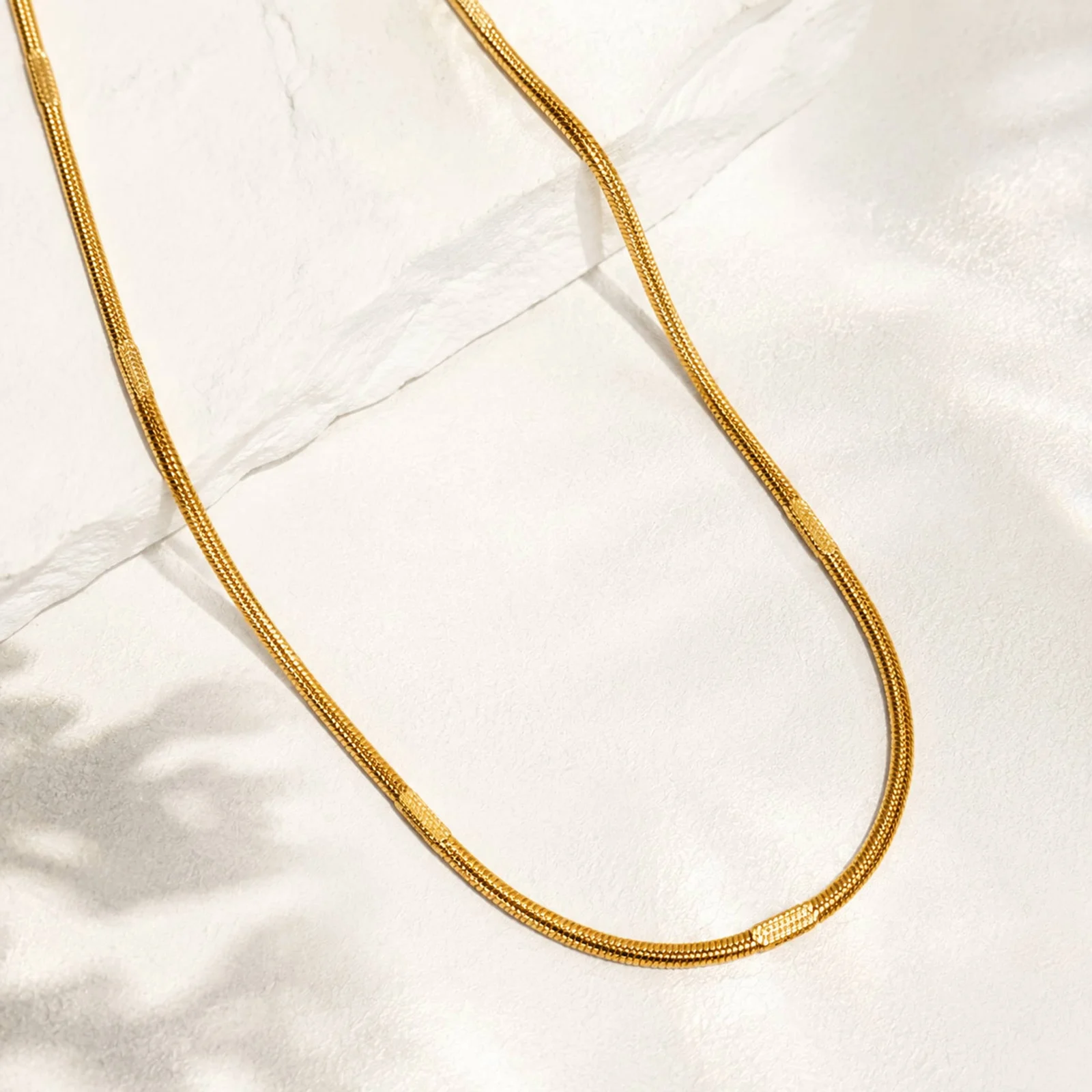 COLLAR DE CADENA ACERO DORADO